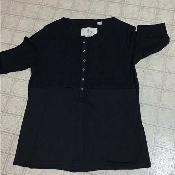 3/4 sleeve little black top - Picture 2 of 7